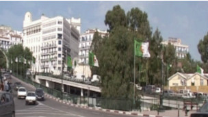 السلطات الجزائرية قالت إن الحريق لم يطل طابعة النقود